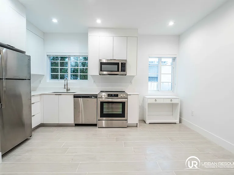 960 Jefferson Ave #105 — Photo 16