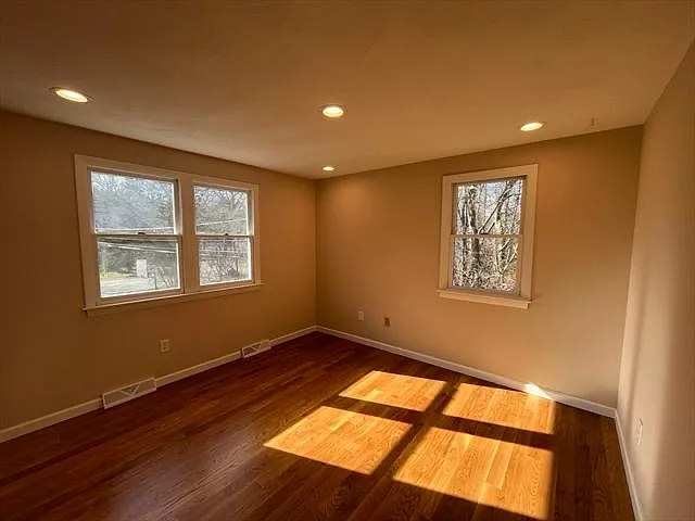 576 Massapoag Ave — Photo 2