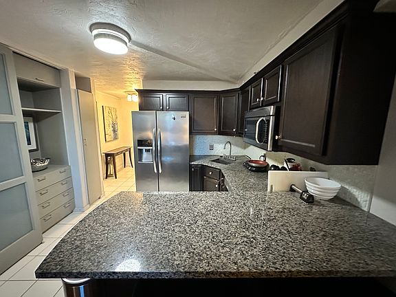 4th image of 224 E Garden St APT 104