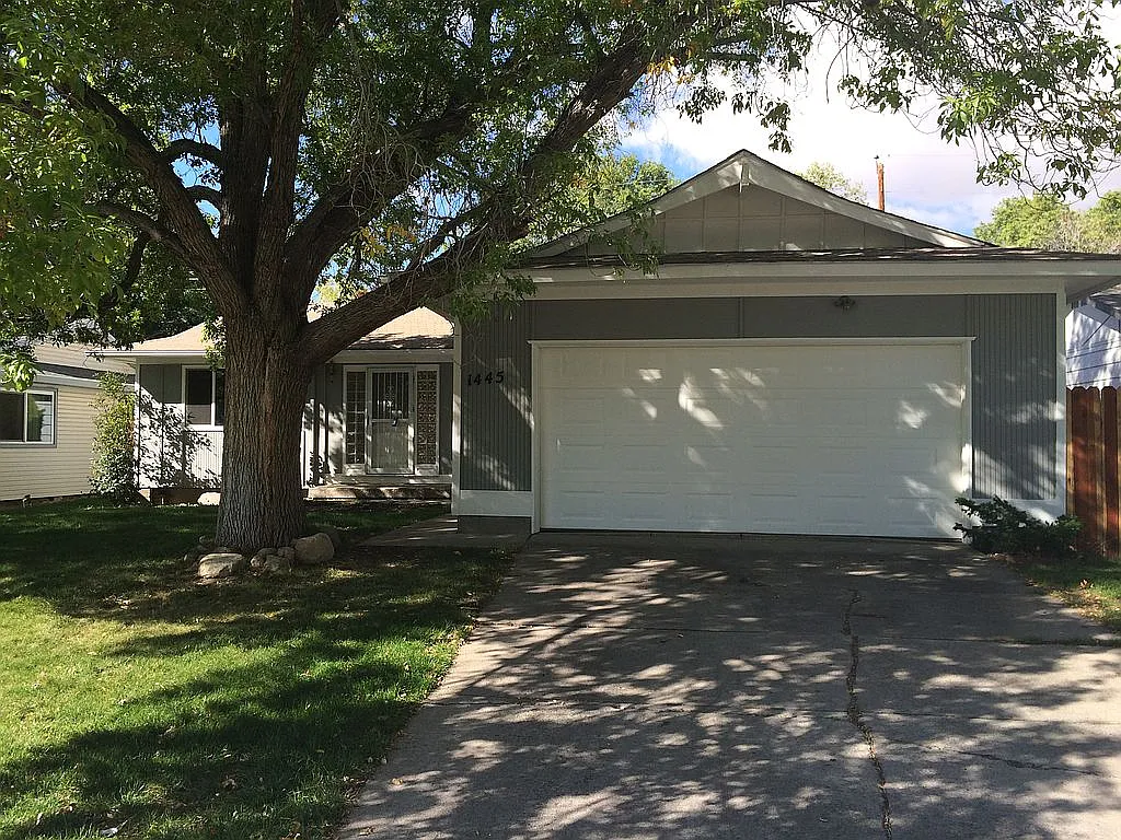 1445 Doric Dr photo 1
