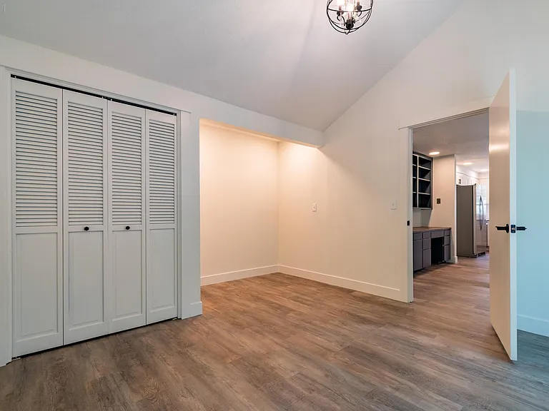 2095 Norwood St — Photo 28
