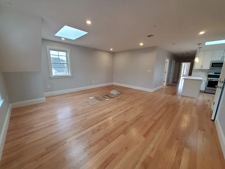 21 Shepard St — Photo 2