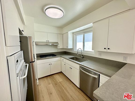 3rd image of 513 1/2 Larkspur Ave