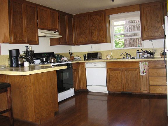 Kitchen needs updating