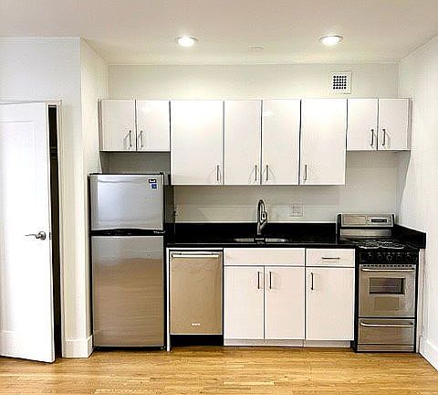 2nd image of 207 E 37th St APT 6j