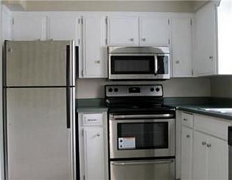 5th image of 7426 W 102nd Ct