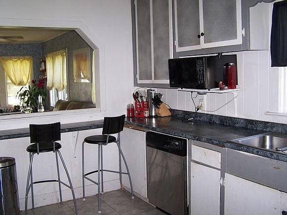 5th image of 79 Lavoletta St