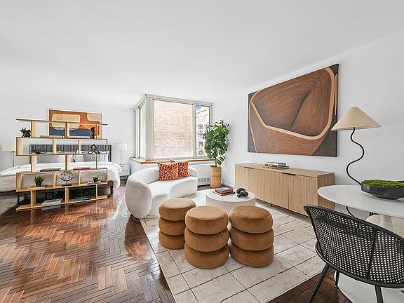 2nd image of 2373 Broadway APT 1009