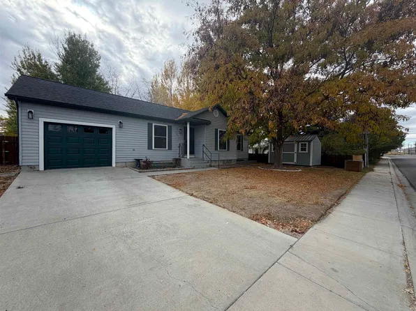 1272 7th St, Powell, WY 82435