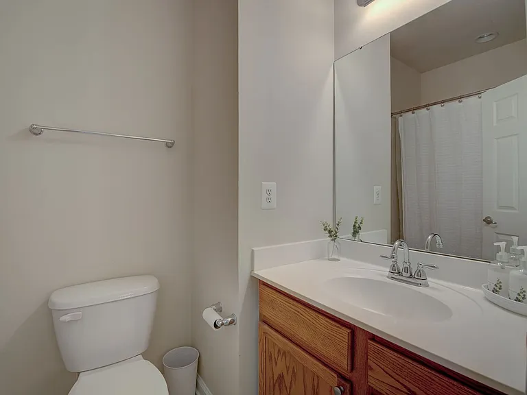 940 Hall Station Dr — Photo 21