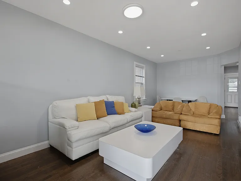 2430 N Normandy Ave #1 — Photo 4