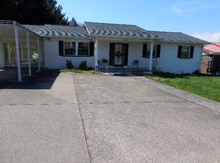1169 Dry Hill Rd, Beckley, WV 25801