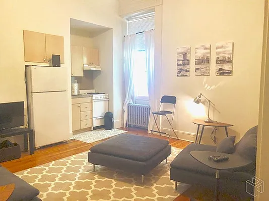 Rented by Gazal International Brokerage Group | media 9