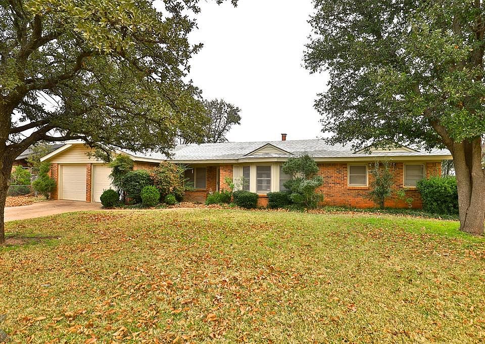 1st image of 2033 Greenbriar Dr