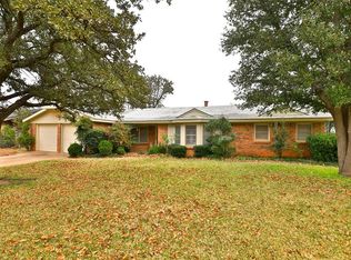 2033 Greenbriar Dr, Abilene, TX 79605