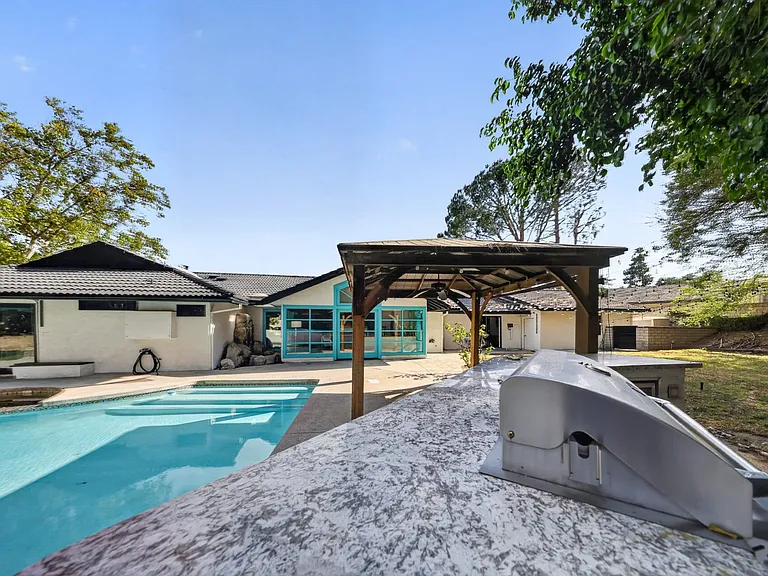20001 Hiawatha St — Photo 60