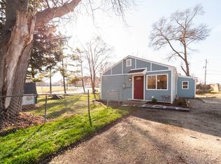 213 Willow Rd, Lakemoor, IL 60051