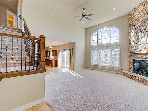 4th image of 1711 Dunwoody Ln