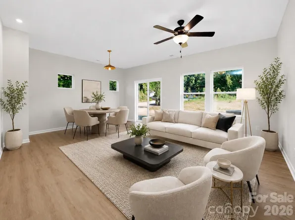 337 N Hoskins Rd, Charlotte, NC 28216