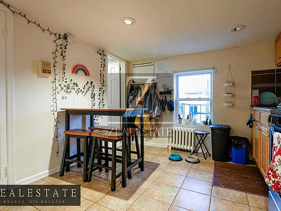 4th image of 523 18th St #3