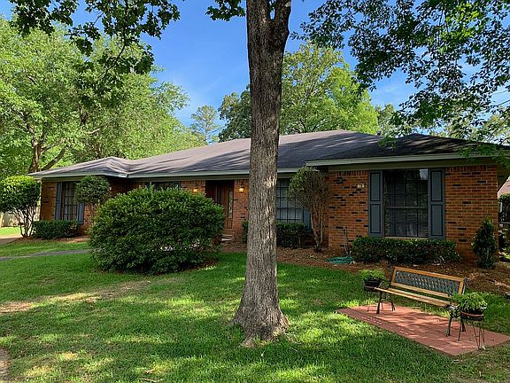 Notice park bench feature