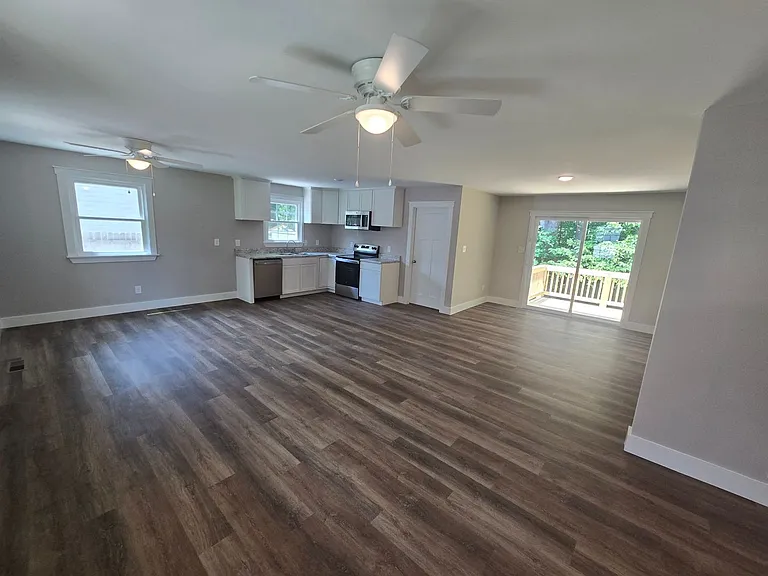 2426 Liverman Dr — Photo 5