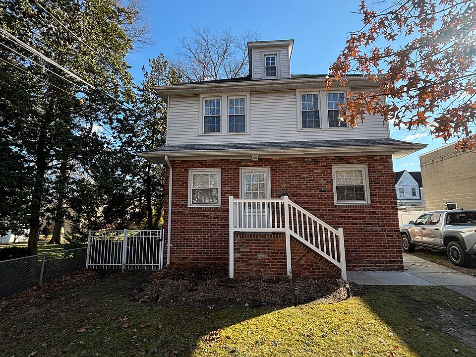 1st image of 10 E Linden Ave #A