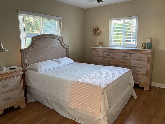 5th image of 10737 61st Ave