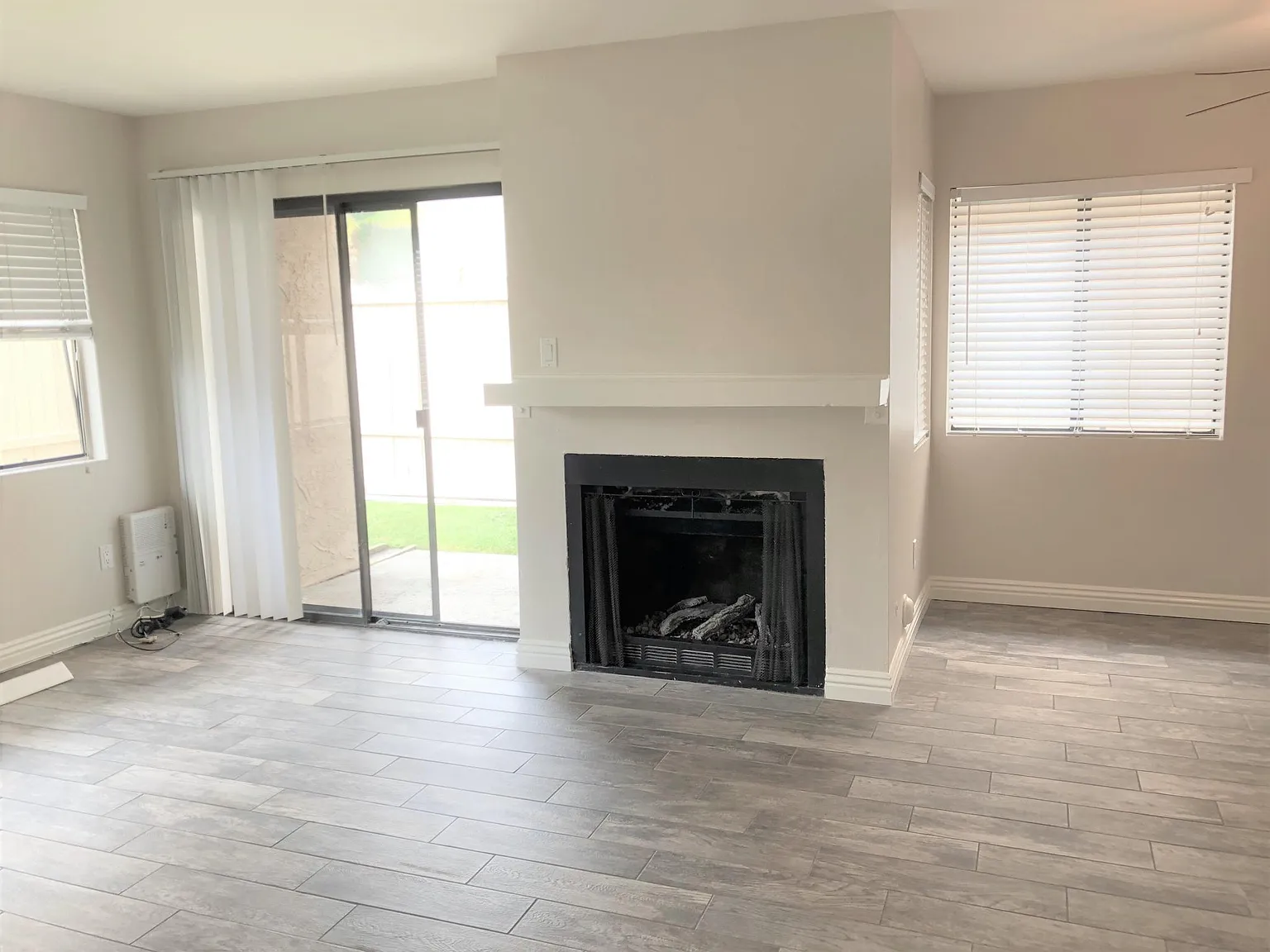 3 bed, 2.5 bath, 1500 sqft, $3,995 — Photo 2