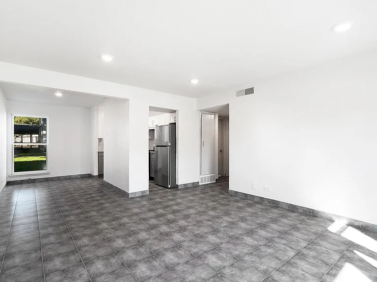 Dellview Crossing Apartments — Photo 50