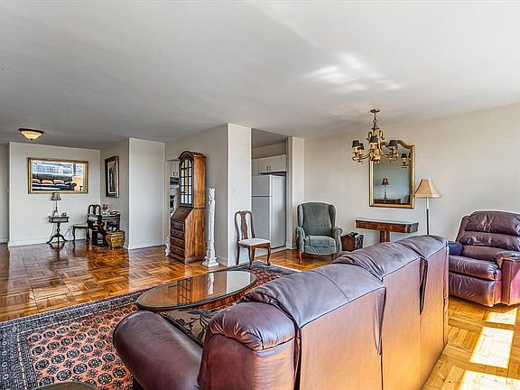 3rd image of 12510 Queens Blvd APT 2309