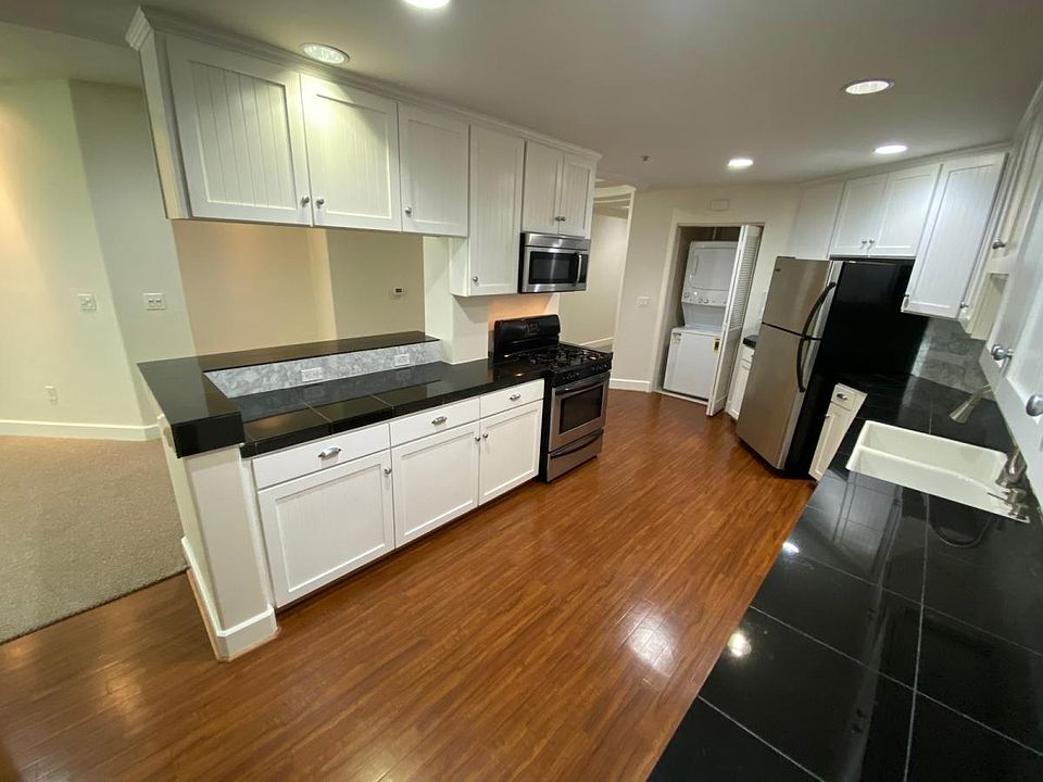 1st image of 11611 Montana Ave APT 205