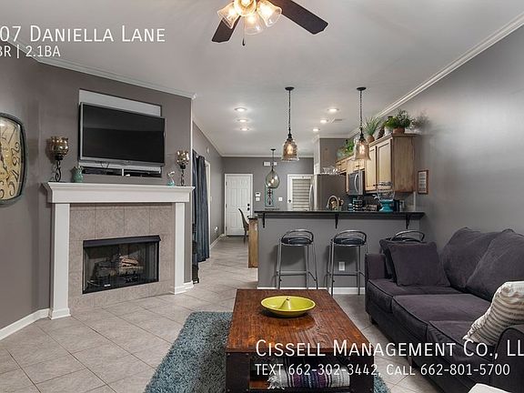 3rd image of 307 Daniella Ln