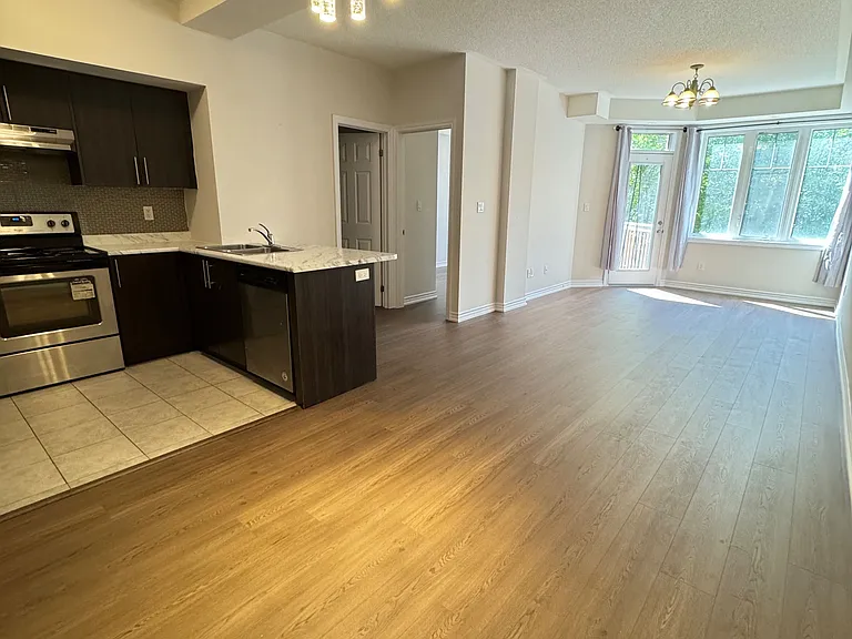 1 Eaton Park Ln #14 — Photo 3