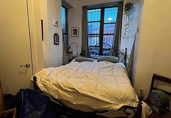 4th image of 457 Franklin Ave #2