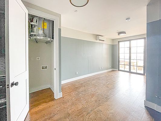 1st image of 61 Metropolitan Ave #609