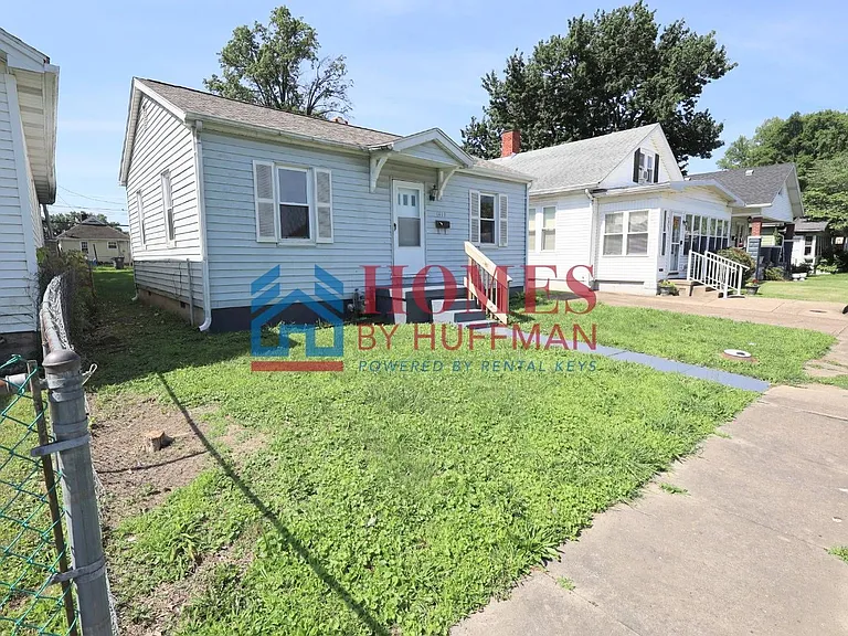1413 E Illinois St — Photo 2