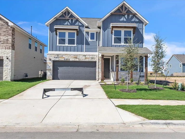 302 Willow Heights Dr — Photo 1