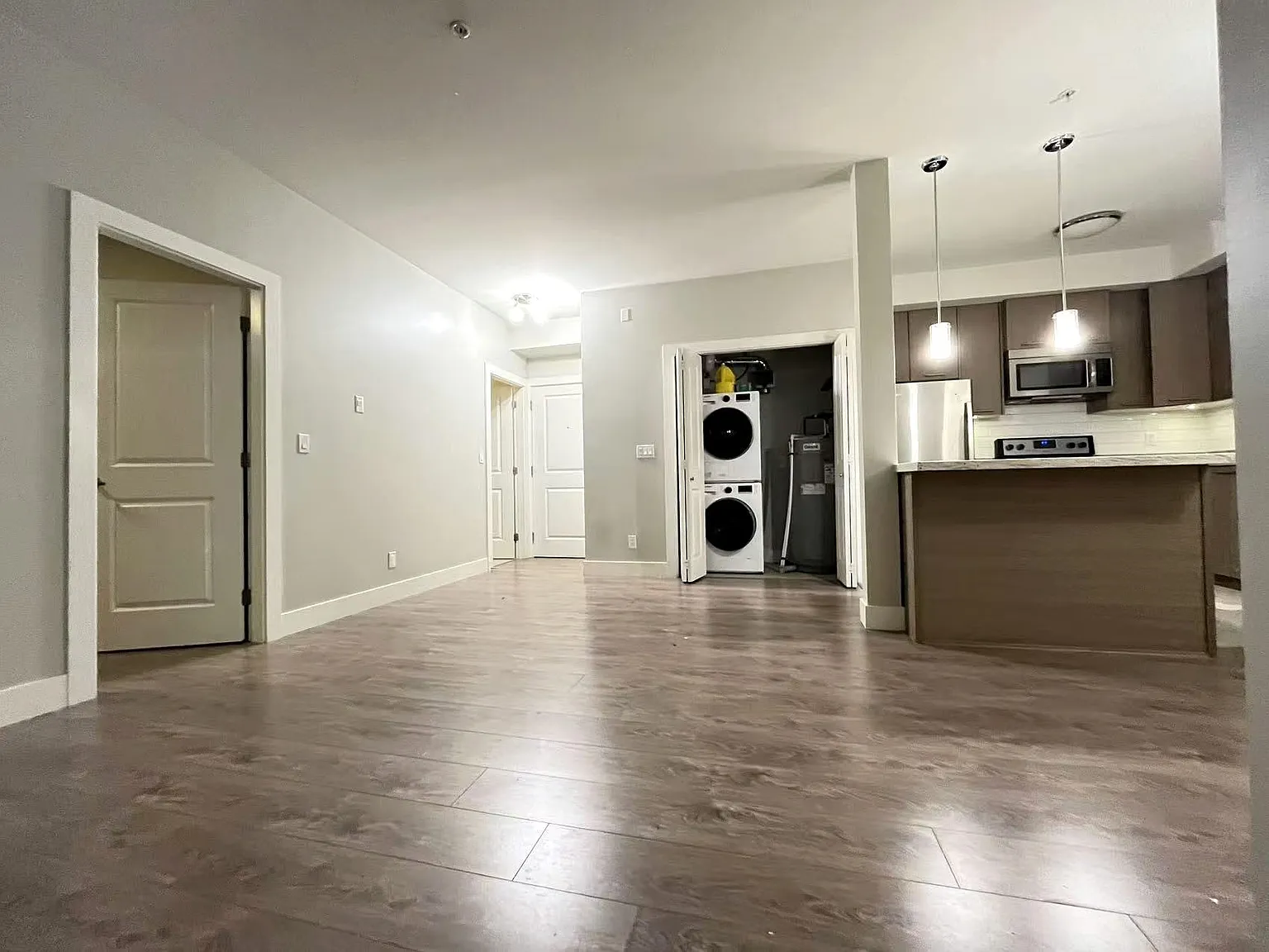 2 bed, 820 sqft, $2,600 — Photo 4