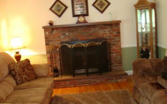 5th image of 207 Blue Grass Dr