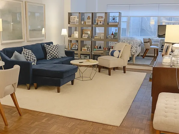 7 Lexington Avenue image 1 of 8