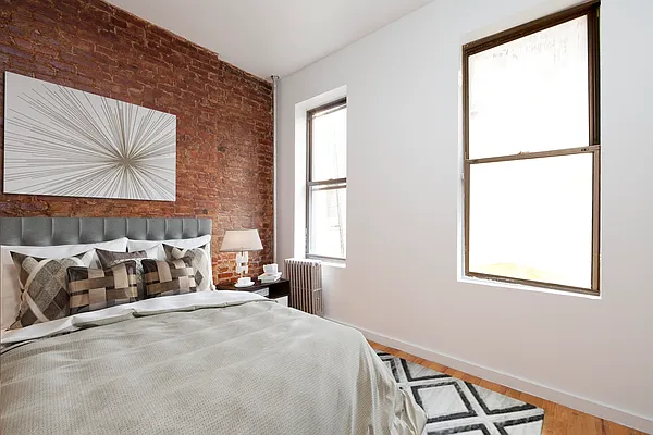 Rented by R New York | media 12