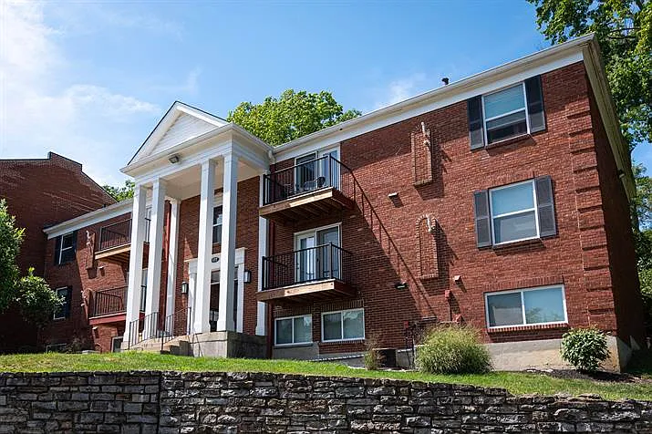 Riverbend Apartments — Photo 19