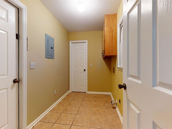 5th image of 112 Woodley Dr