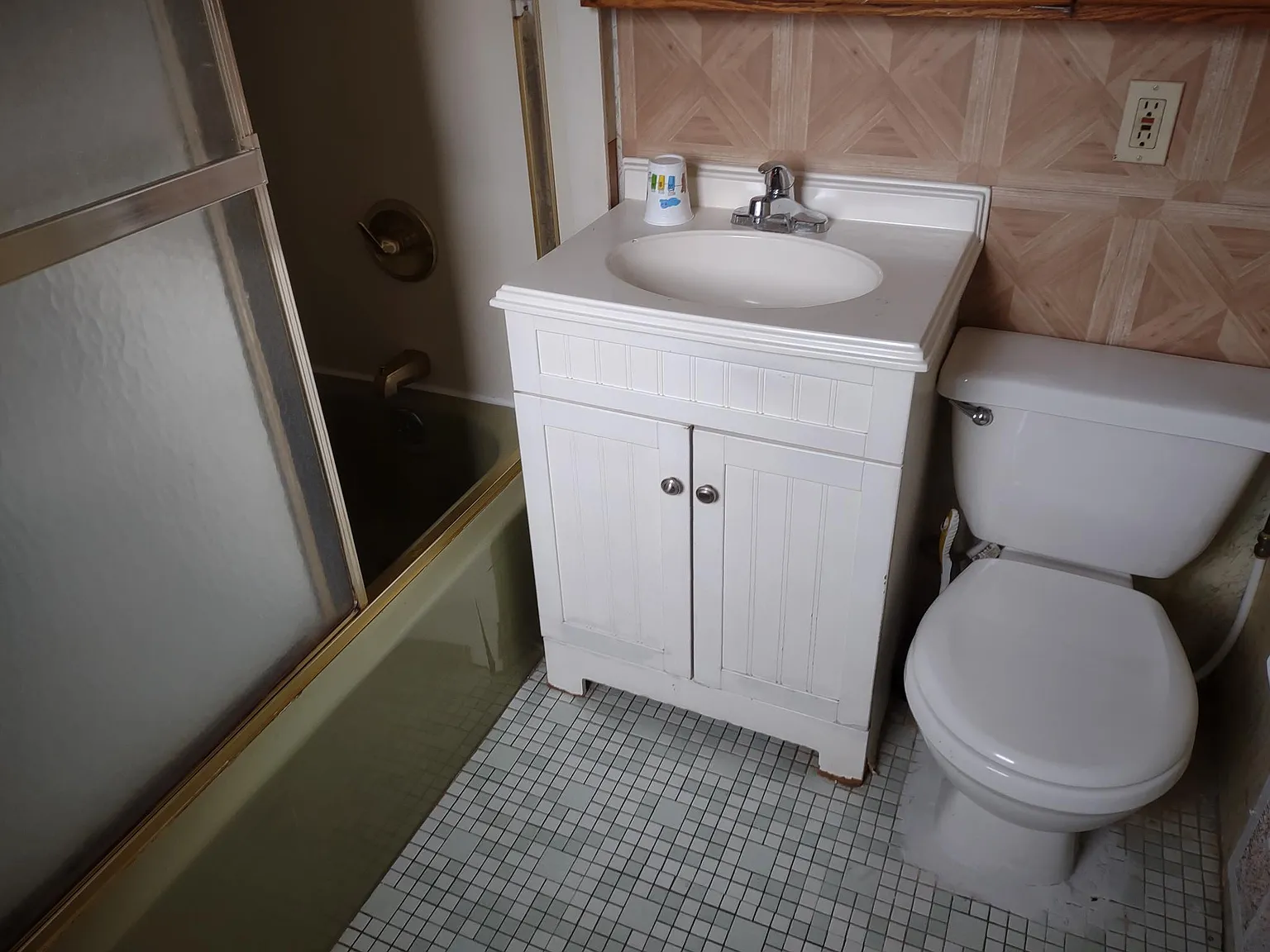 3 bed, $1,100 — Photo 4