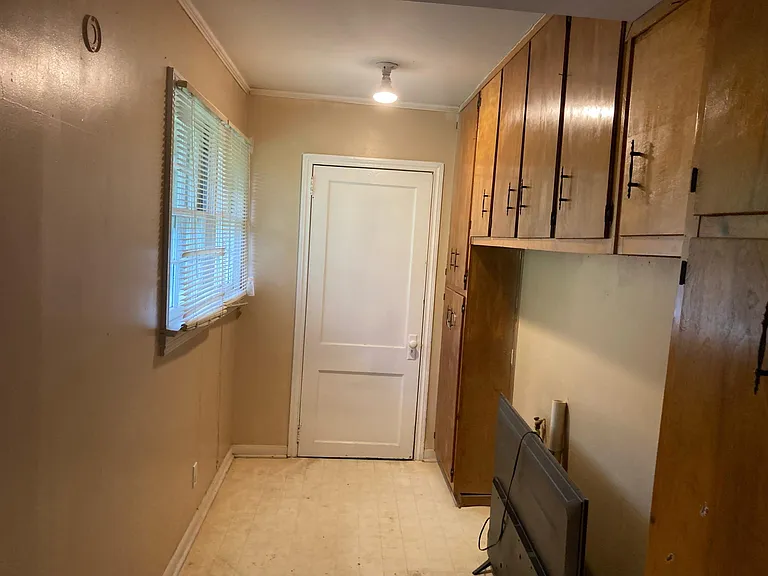 1631 Rice Rd — Photo 10