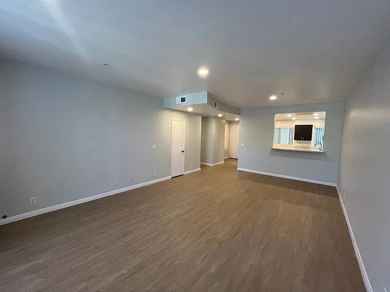 16070 Sunset Blvd — Photo 12