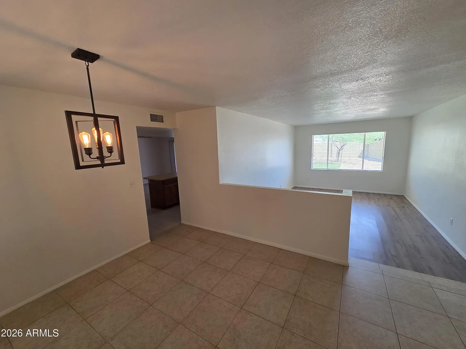 4 bed, 2.0 bath, 1922 sqft, $2,375 — Photo 3