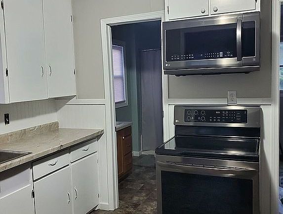4th image of 531 W 22nd St