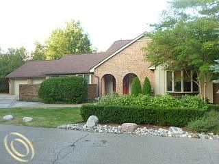1st image of 988 Stratford Pl #1